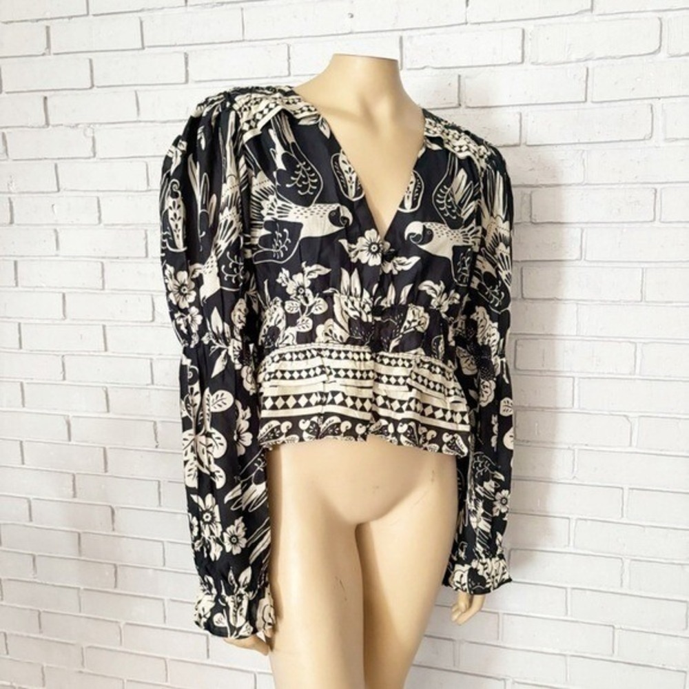 Farm Rio Black White Tropical Bird Print Puff Sleeve Cropped Blouse | Large - Picture 8 of 9